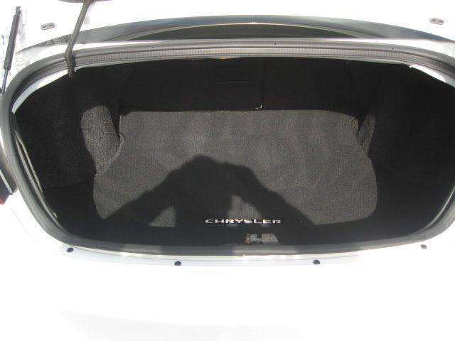 2013 Chrysler 200 Touring 4dr Sedan